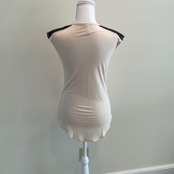 Xhilaration Cream Color & Black Casual Top. XS - Picture 3 of 5